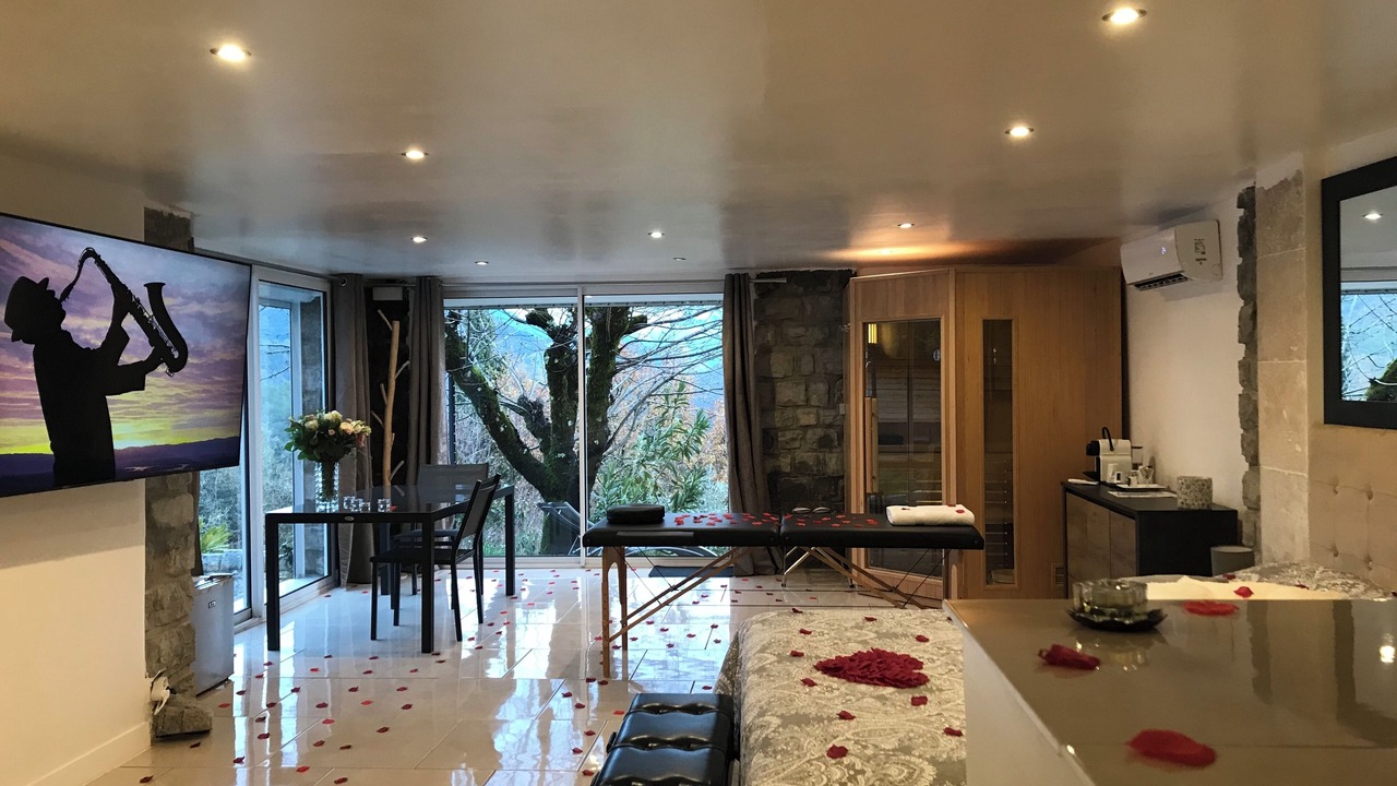 Photo of Others in Massoins