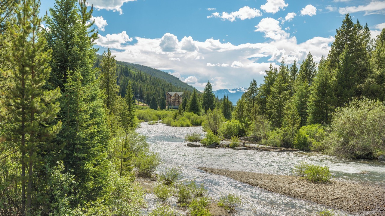 Photo of Outdoor in River Run