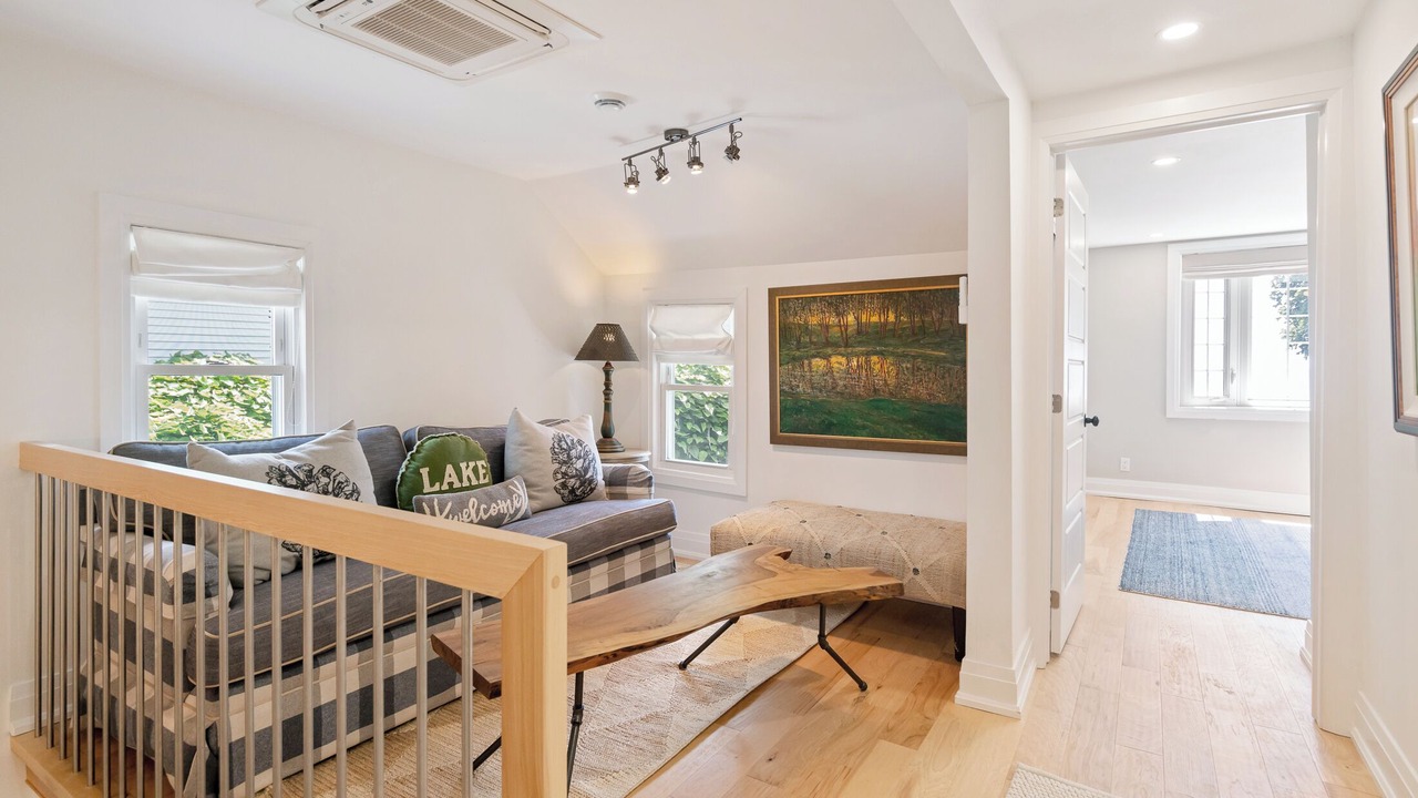 Photo of Livingroom in Waverly Beach