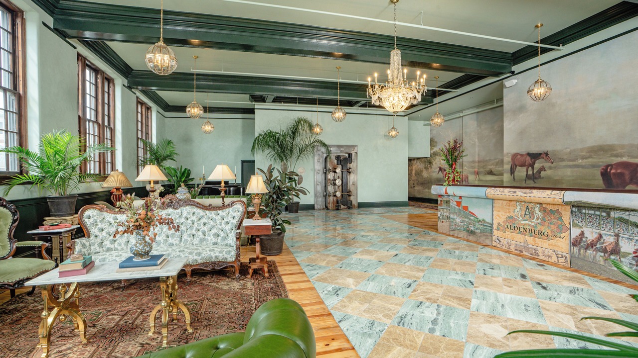 Photo of Others in Versailles