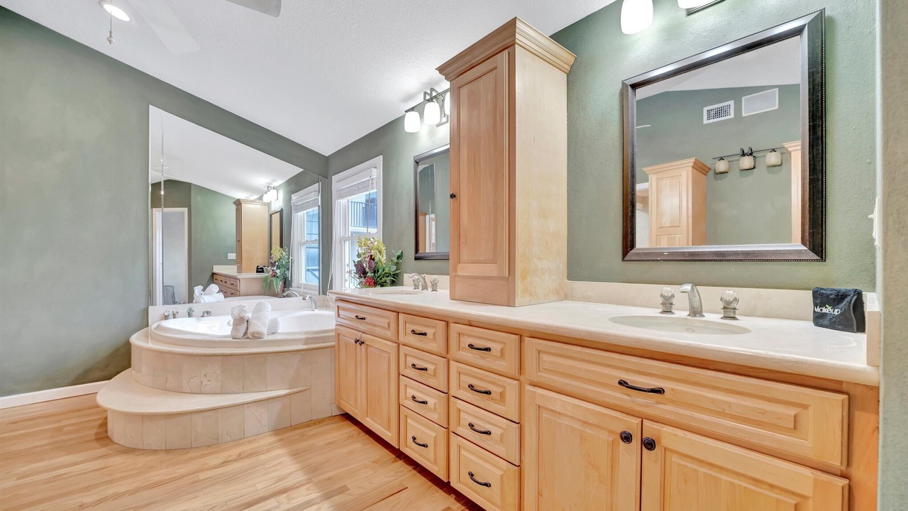 Photo of Bathroom in Independence Square