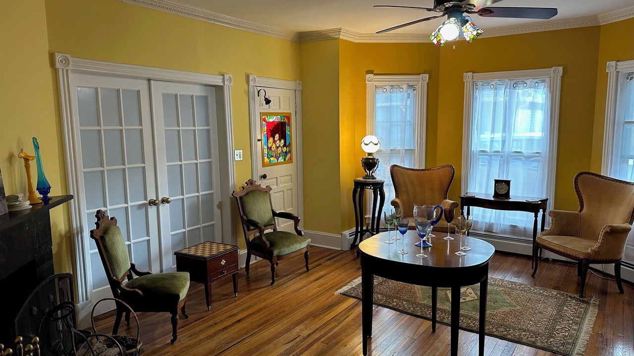 Photo of Livingroom in Gaithersburg