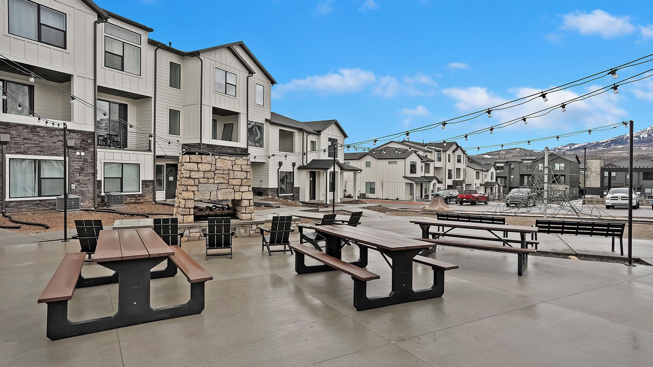 Photo of Outdoor in Mountain Green