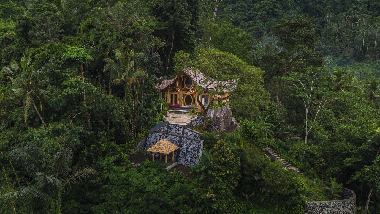 Photo of Outdoor in Selat