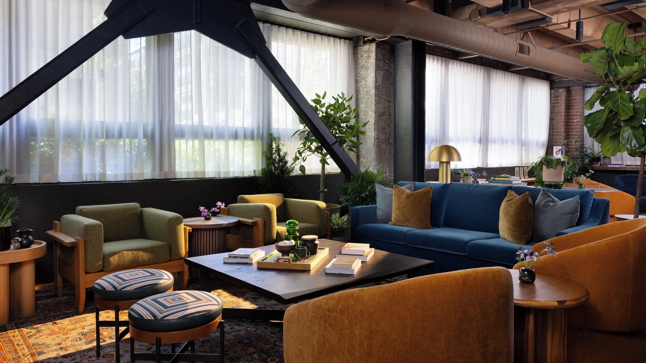 Photo of Others in Pioneer Square