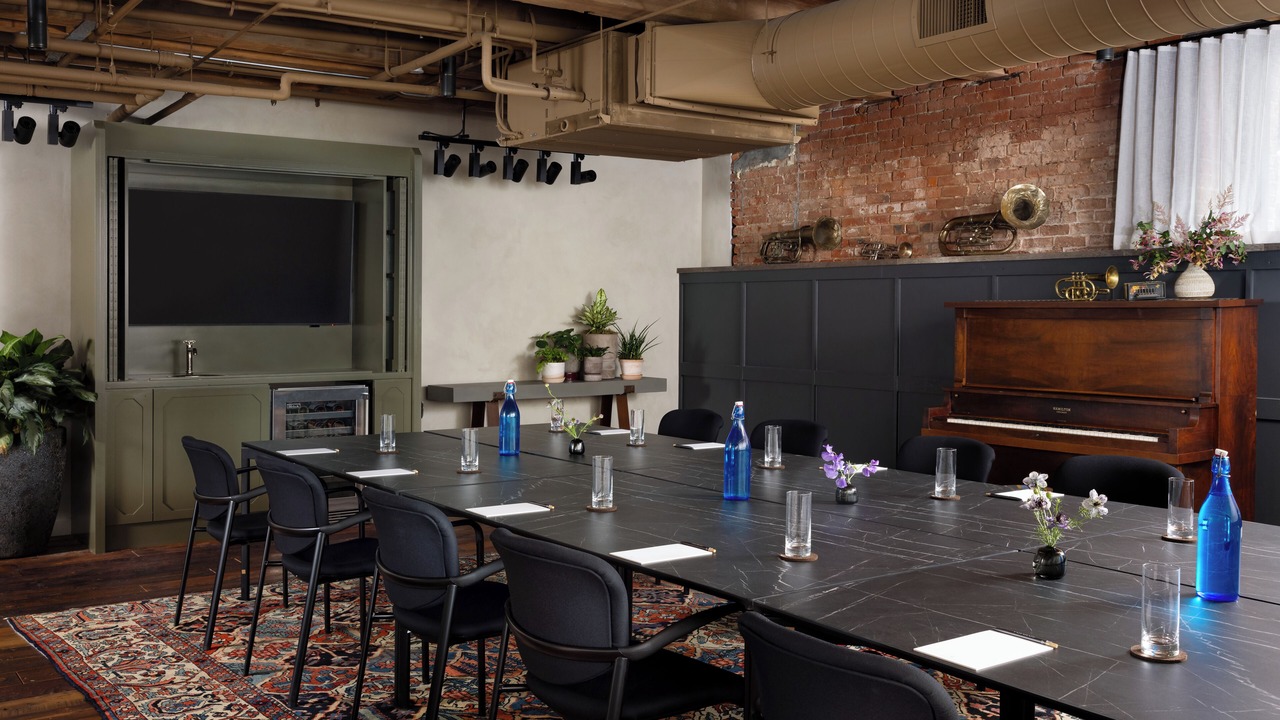 Photo of Others in Pioneer Square