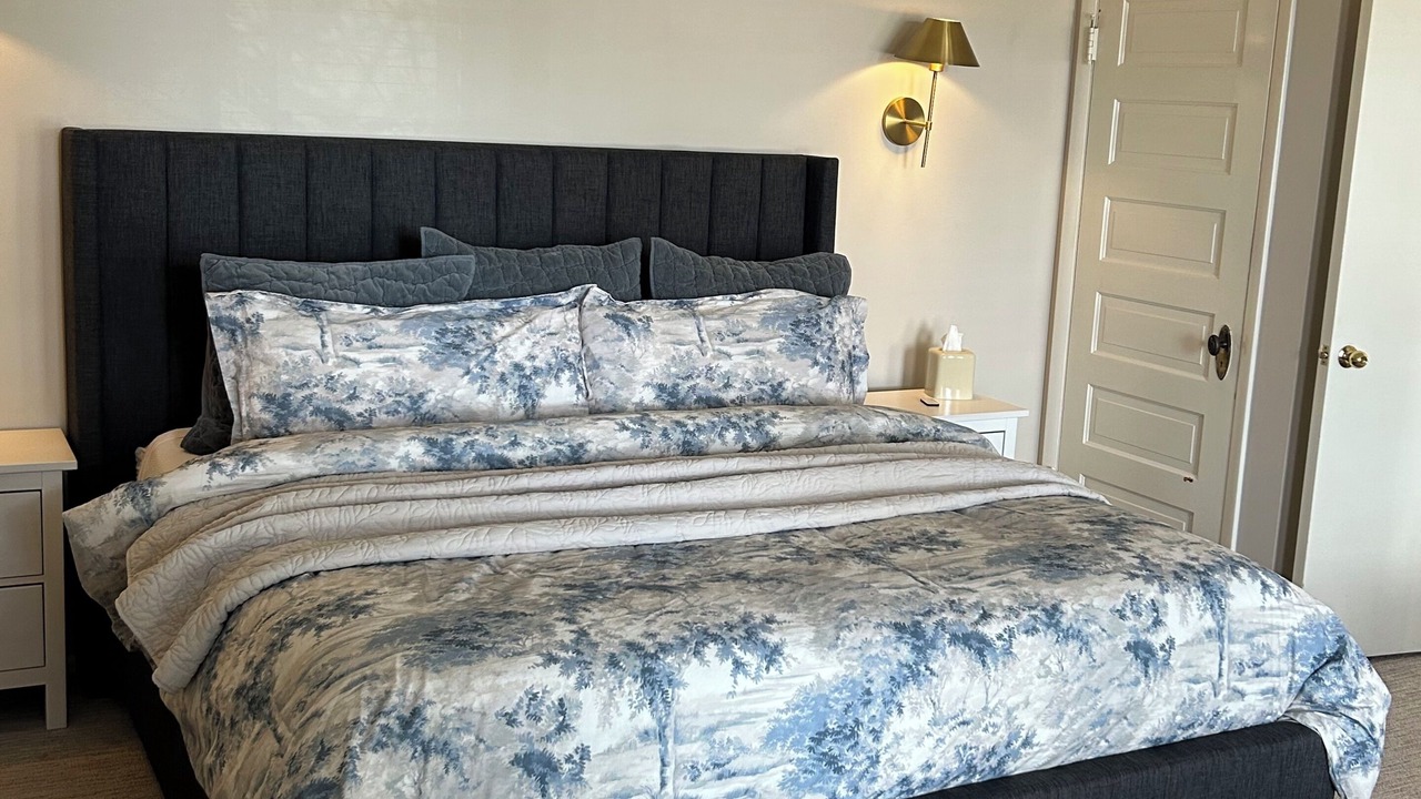 Photo of Bedroom in Logan