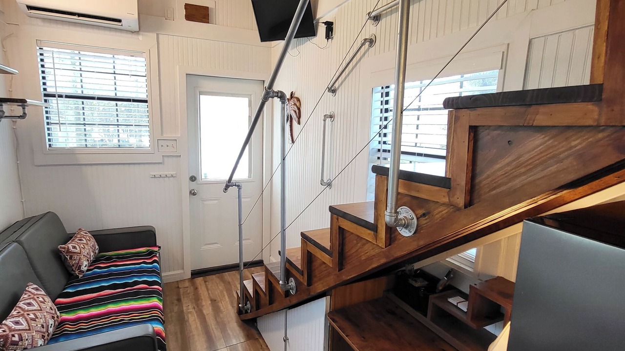Photo of Livingroom in Cleveland