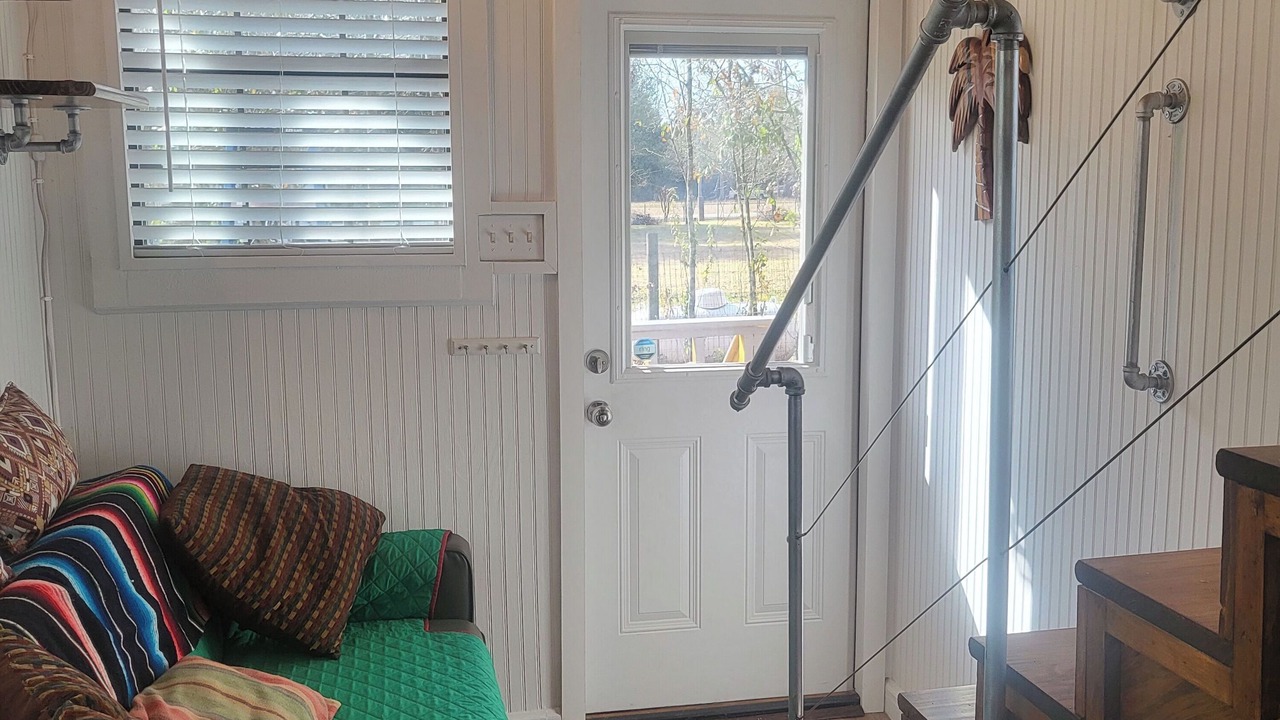 Photo of Livingroom in Cleveland