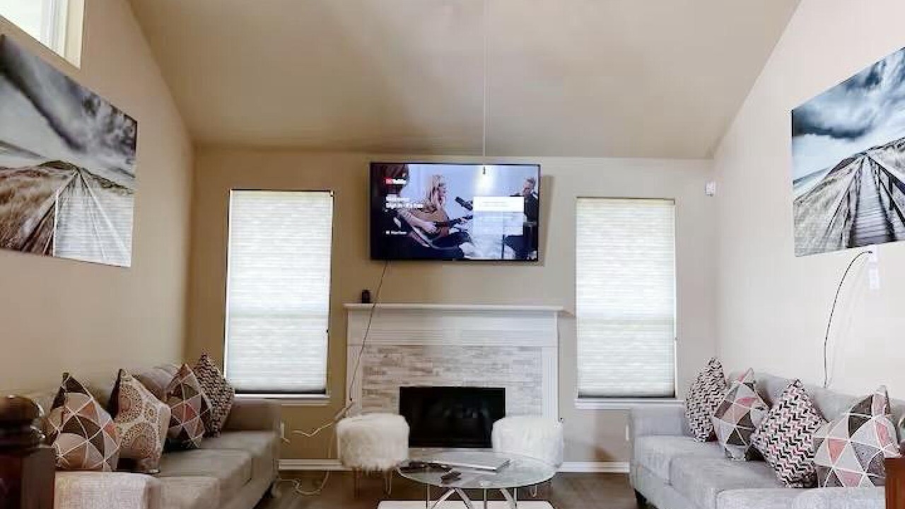 Photo of Livingroom in Humble