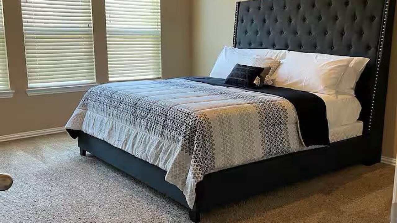 Photo of Bedroom in Humble