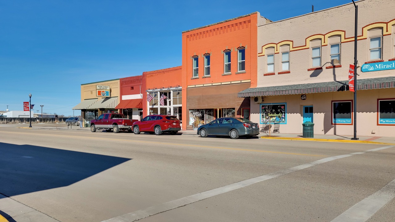 Photo of Others in Emmett