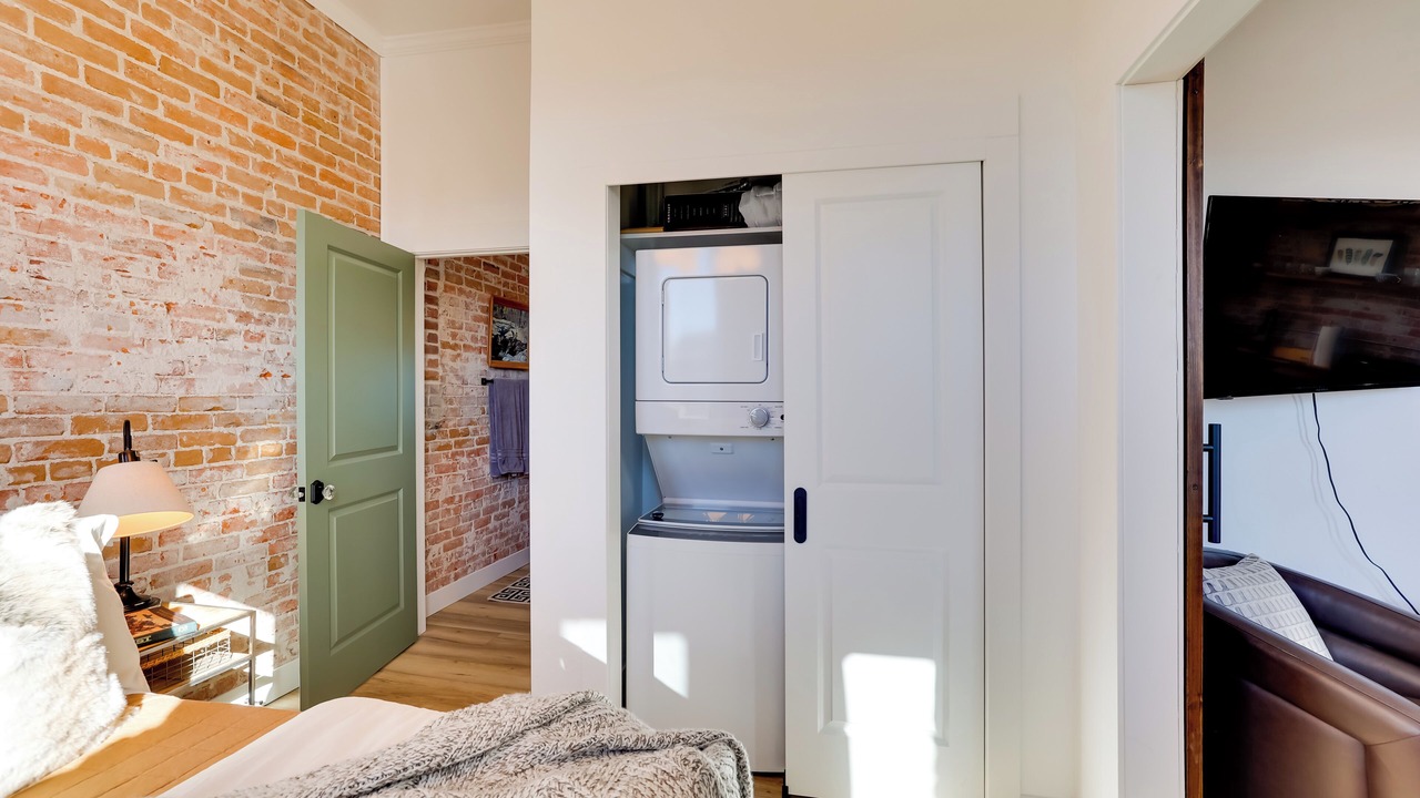 Photo of Others in Emmett