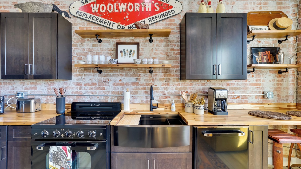 Photo of Others in Emmett