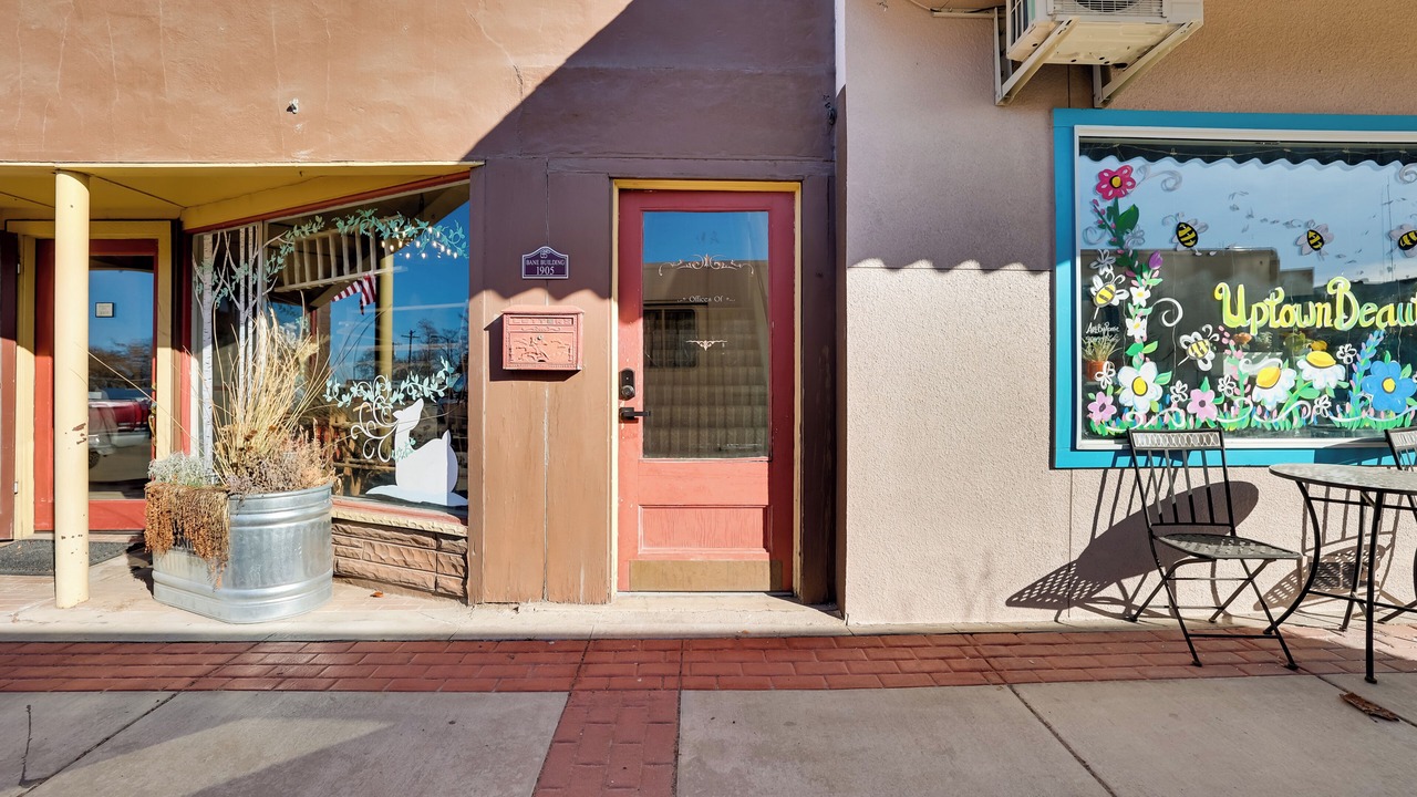 Photo of Others in Emmett