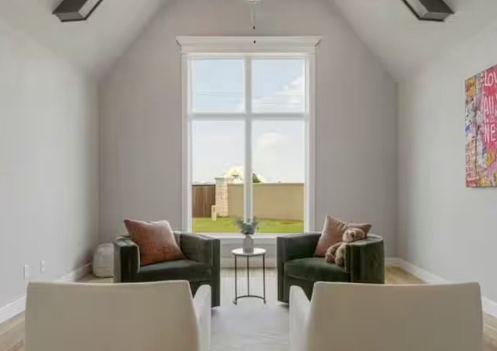 Photo of Livingroom in Bixby