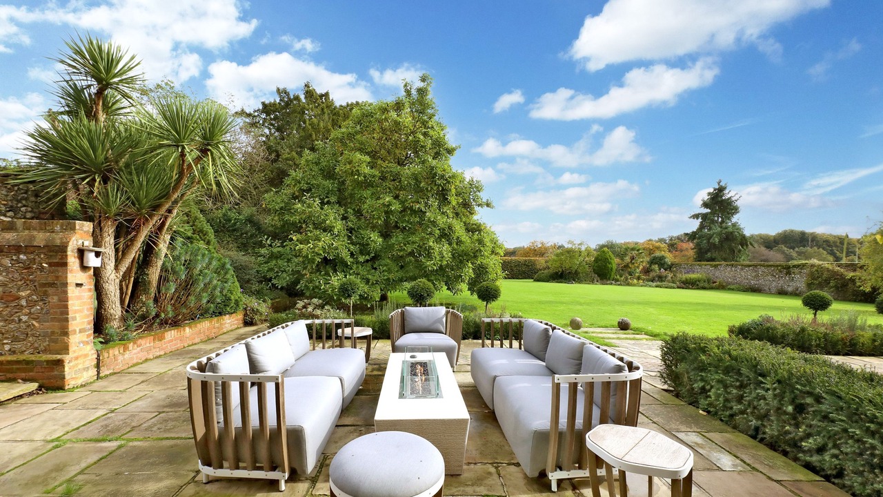 Photo of Patio Balcony in Medmenham