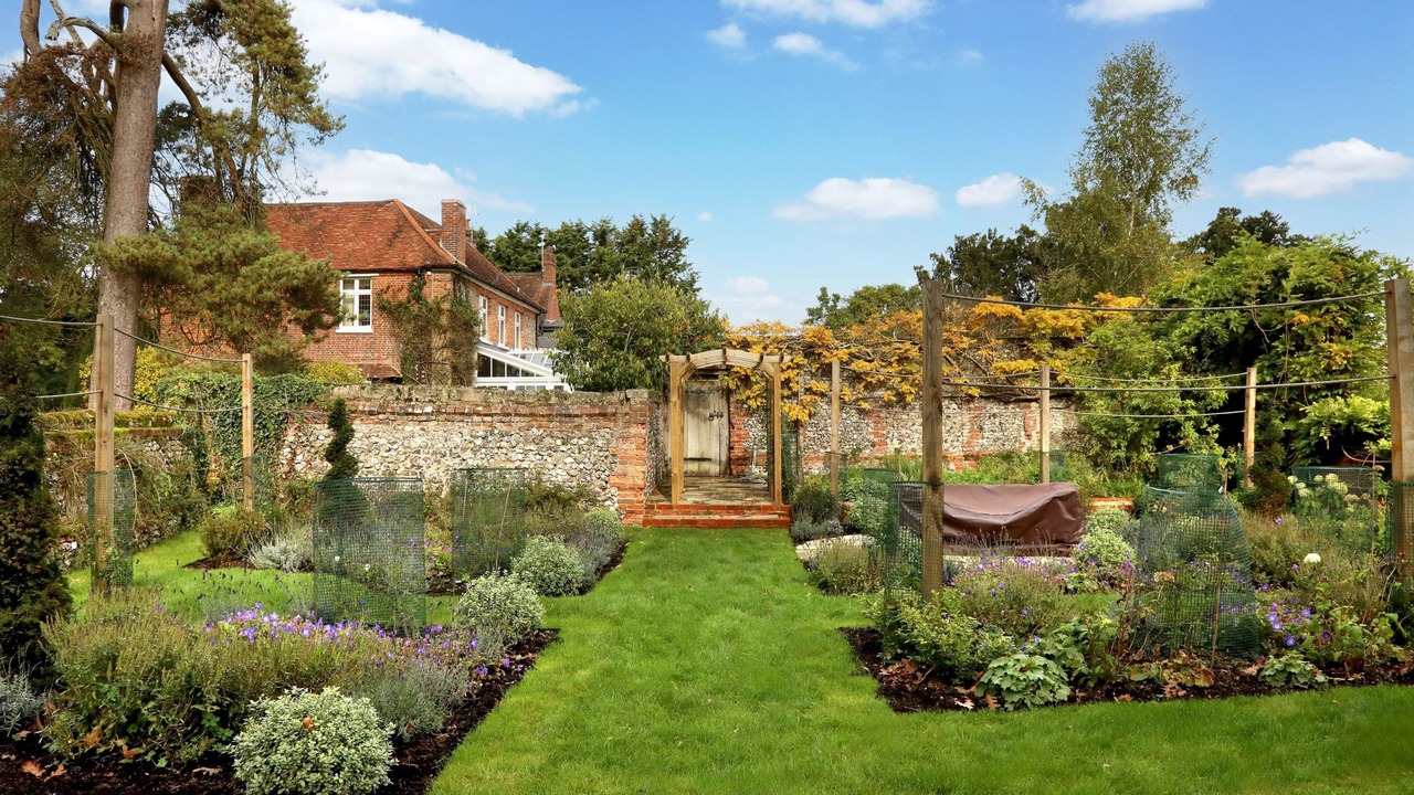 Photo of Outdoor in Medmenham