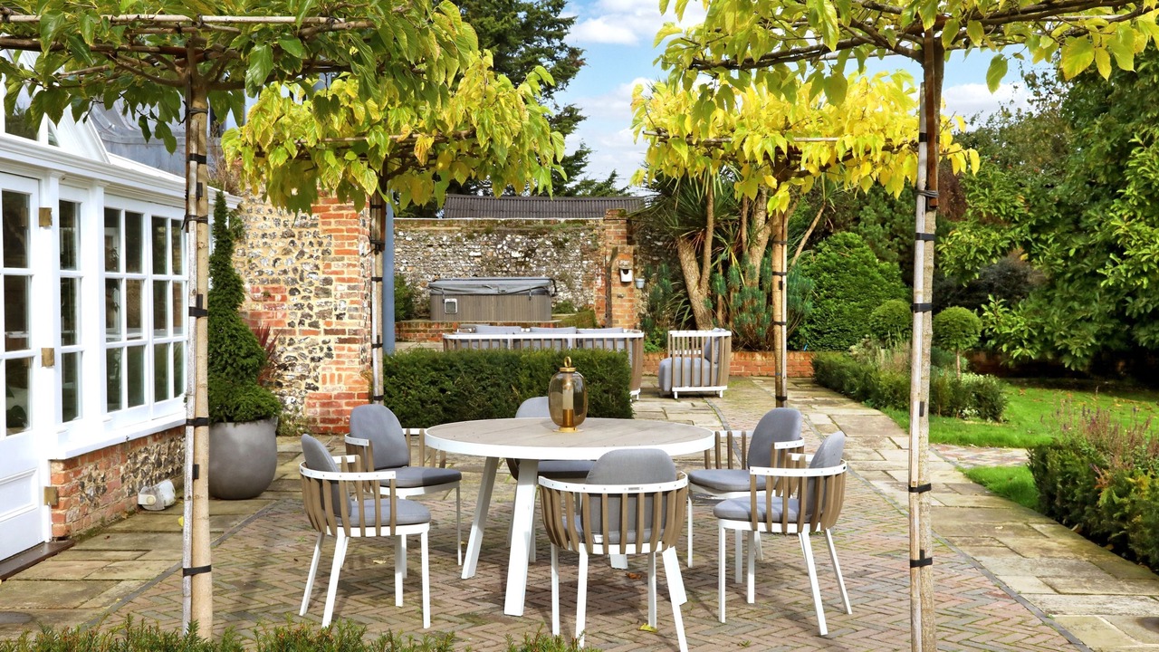 Photo of Outdoor in Medmenham