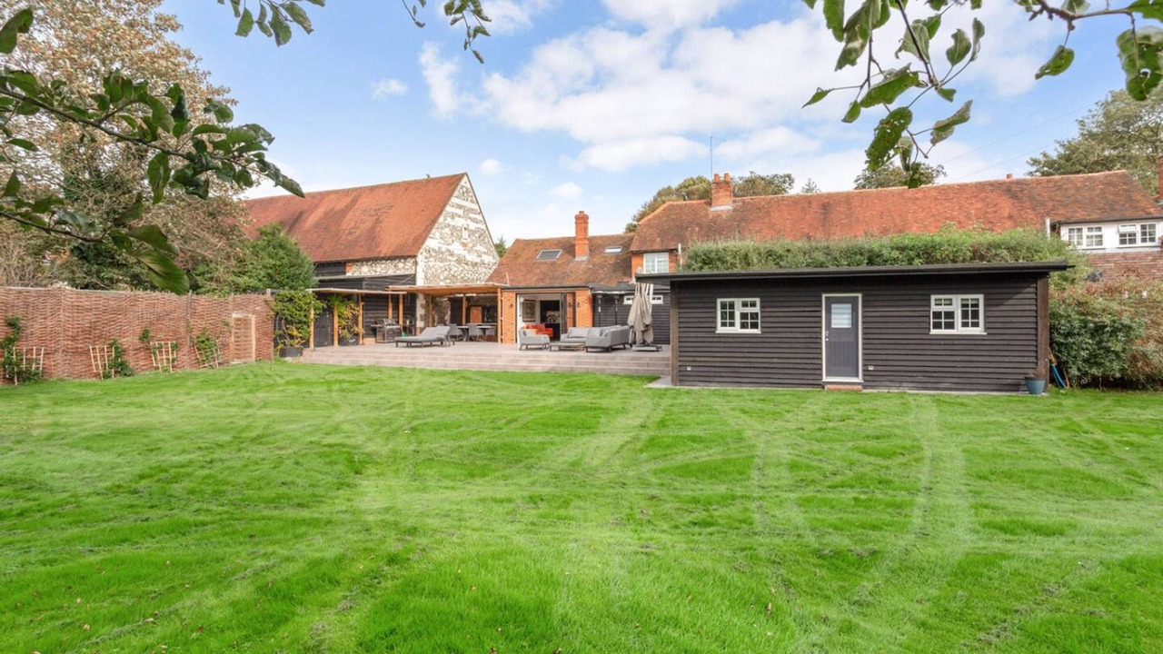 Photo of Others in Hurley