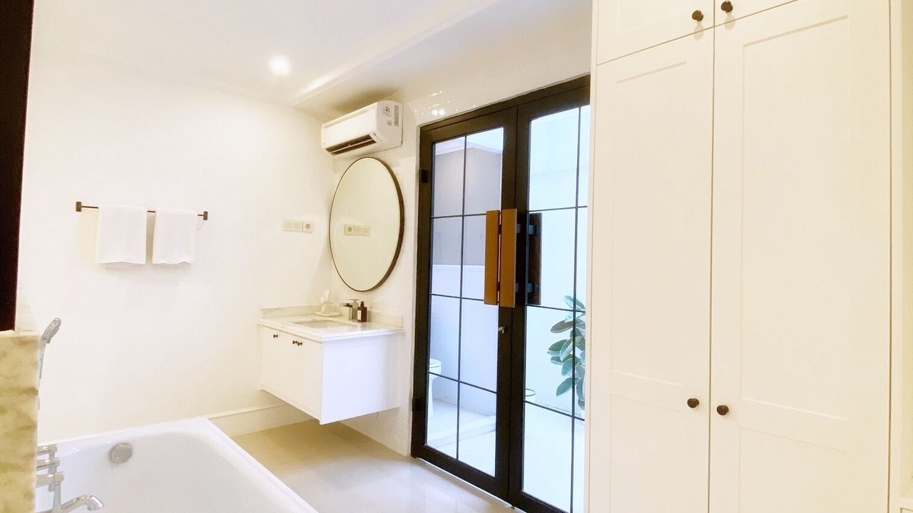Photo of Bathroom in Tanjung Duren Utara