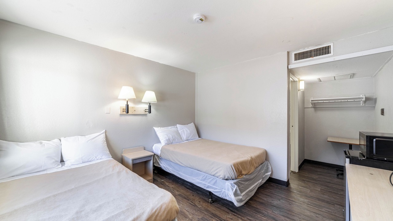 Photo of Bedroom in Blue Springs