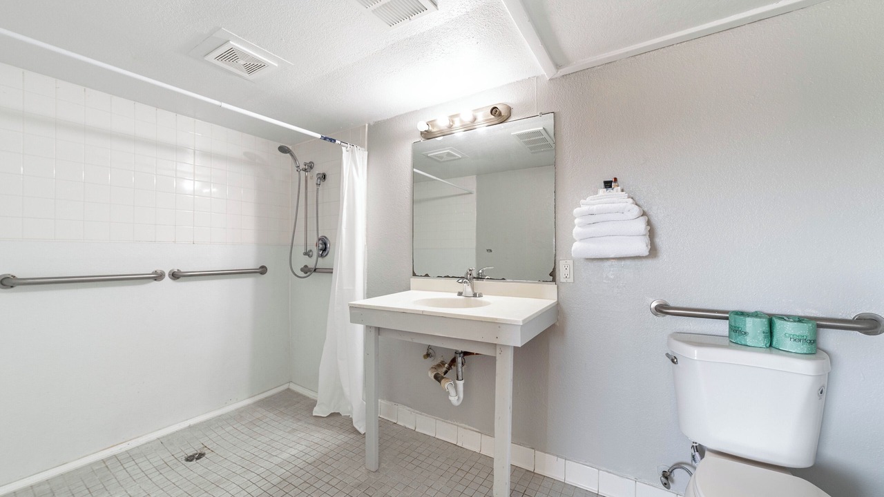 Photo of Bathroom in Blue Springs