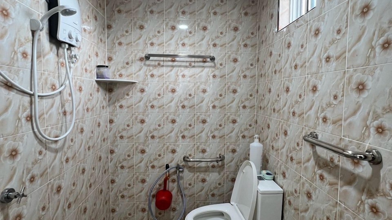 Photo of Bathroom in Larut