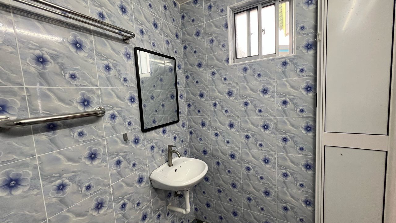 Photo of Bathroom in Larut