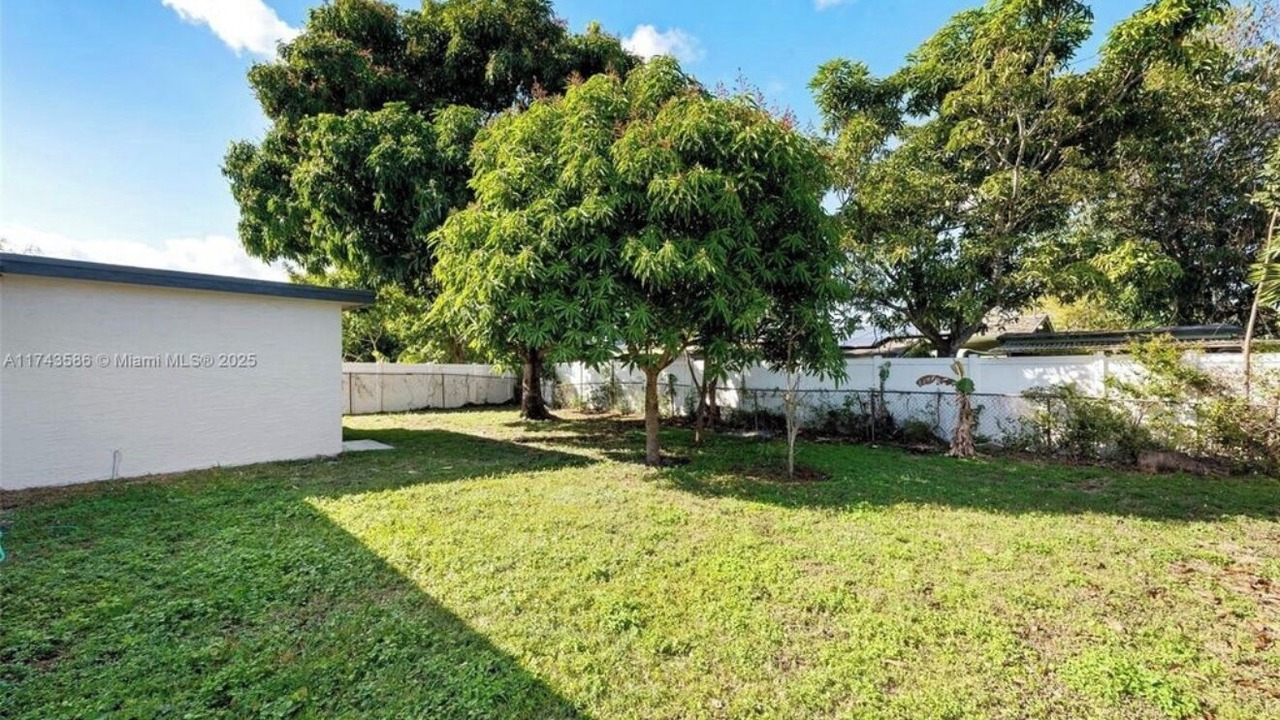 Photo of Outdoor in Lauderhill