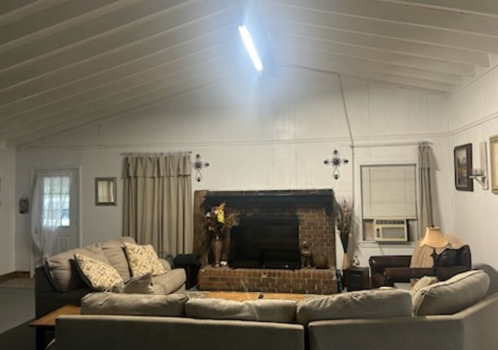Photo of Livingroom in Ruth
