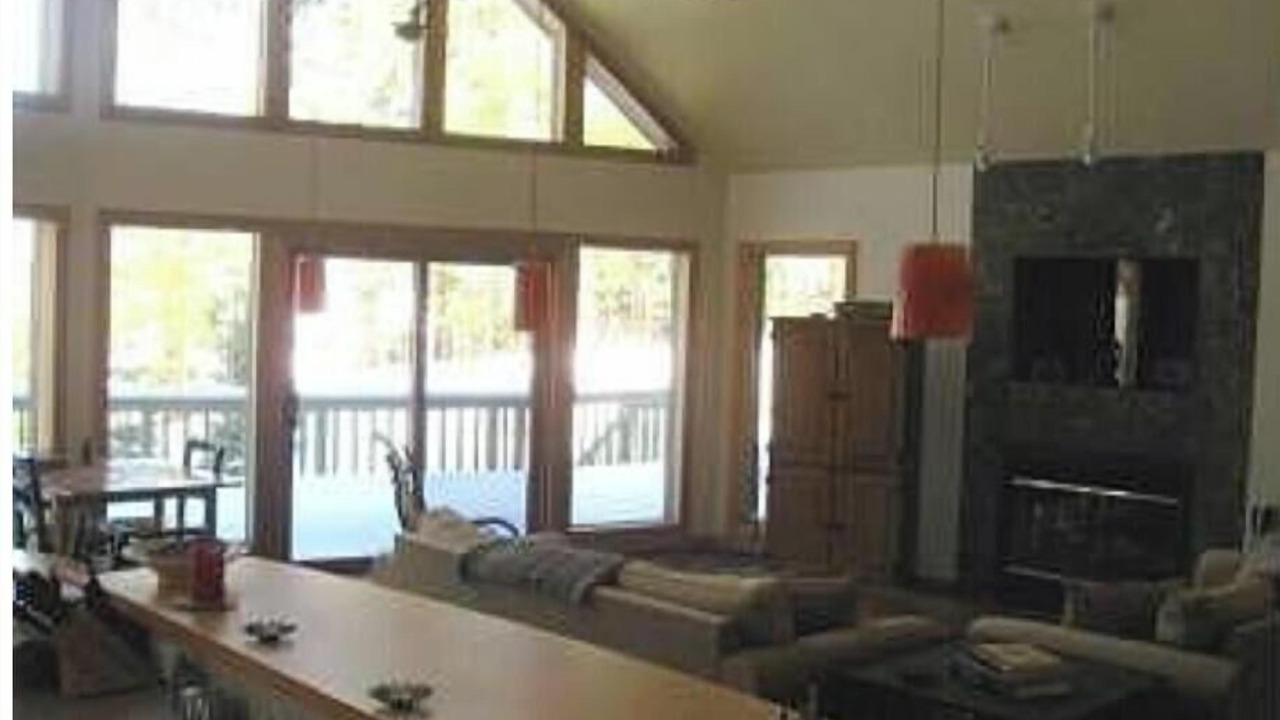 Photo of Livingroom in Northwoods Beach