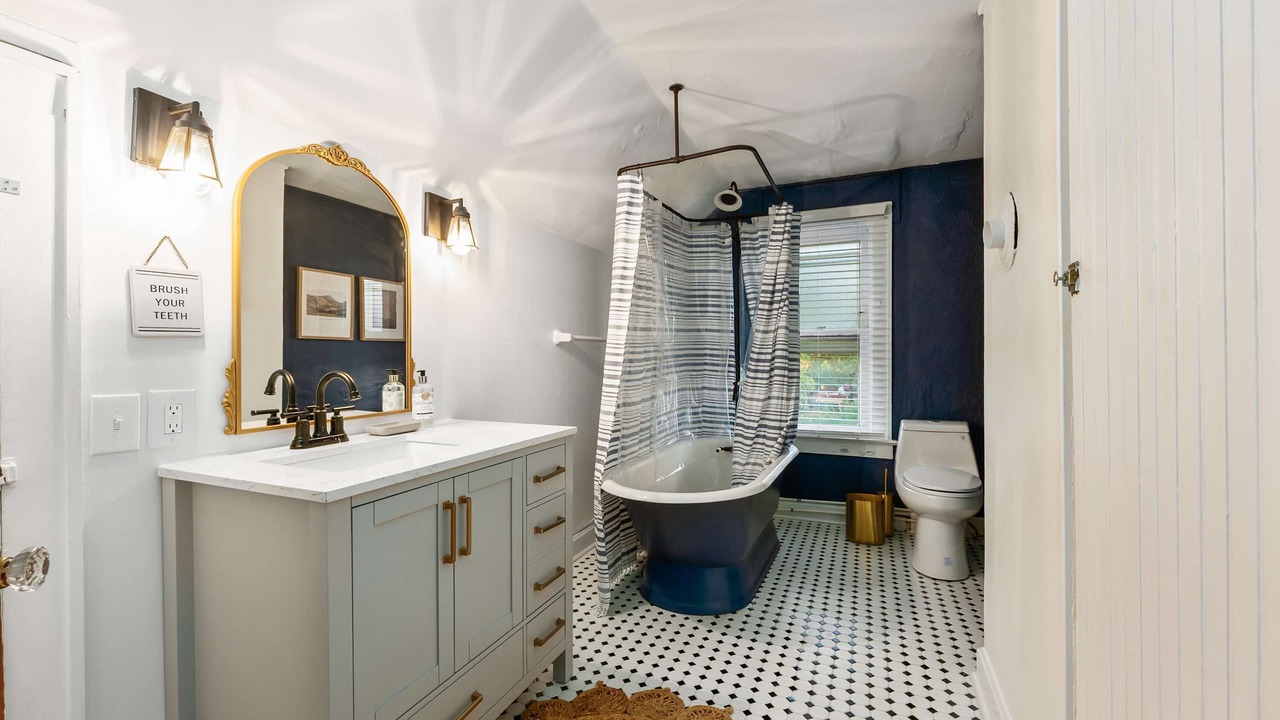 Photo of Bathroom in German Village