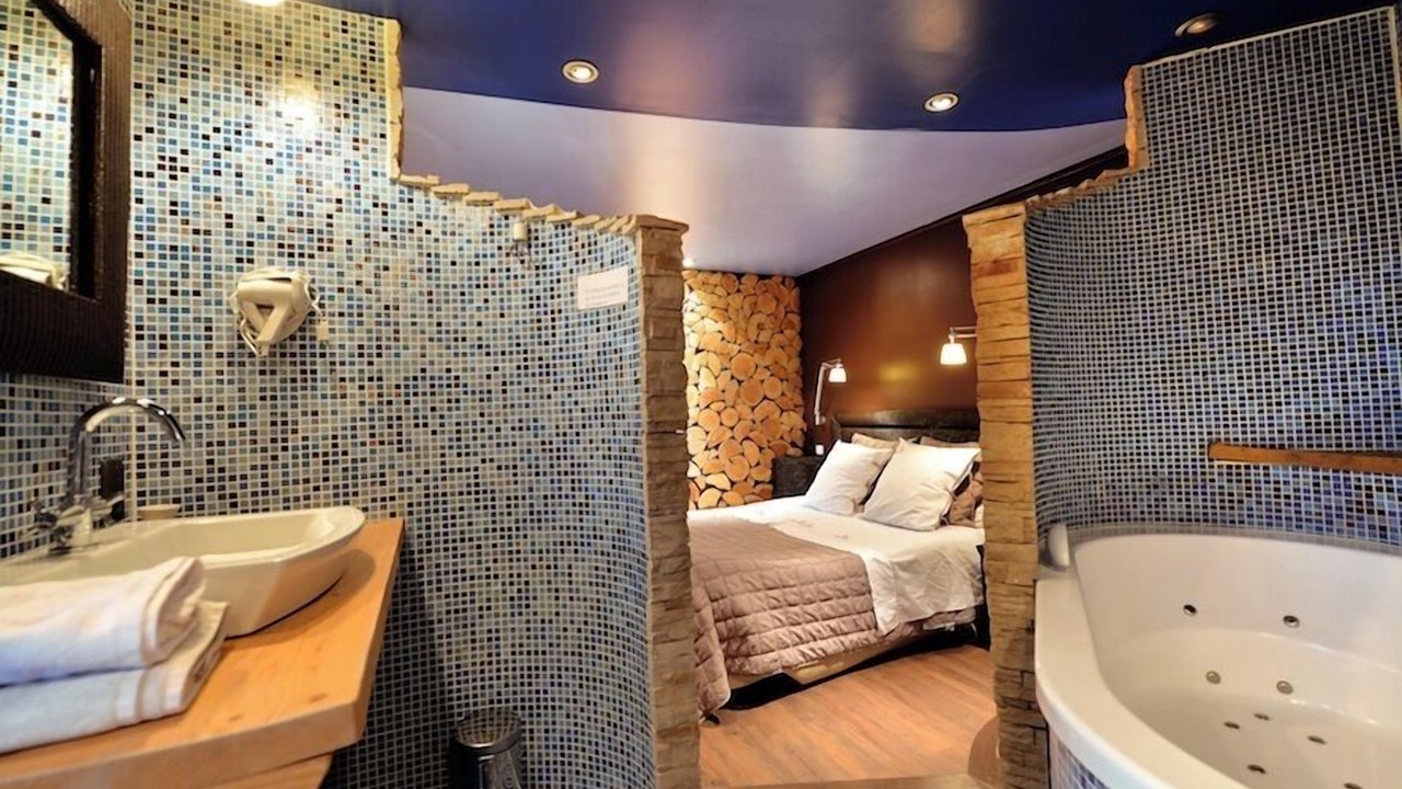 Photo of Bathroom in Salers