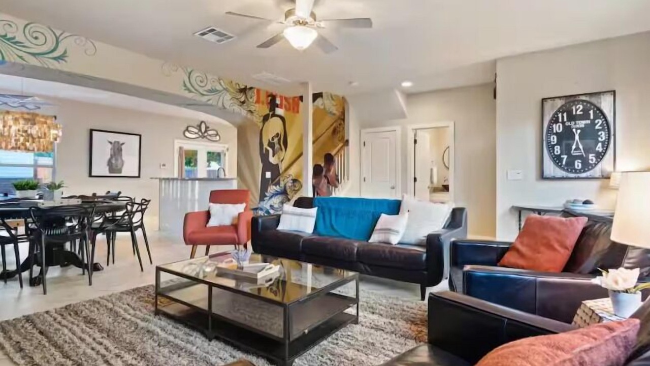 Photo of Livingroom in Central East Austin
