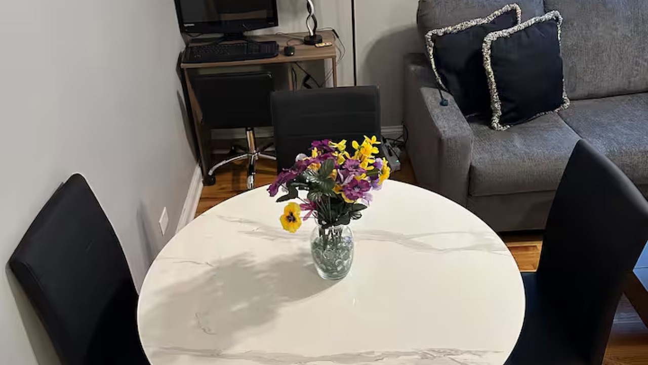 Photo of Livingroom in Lakeview