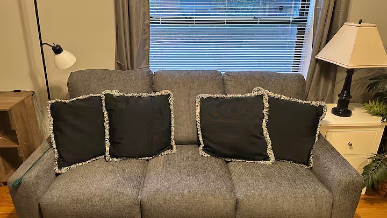 Photo of Livingroom in Lakeview