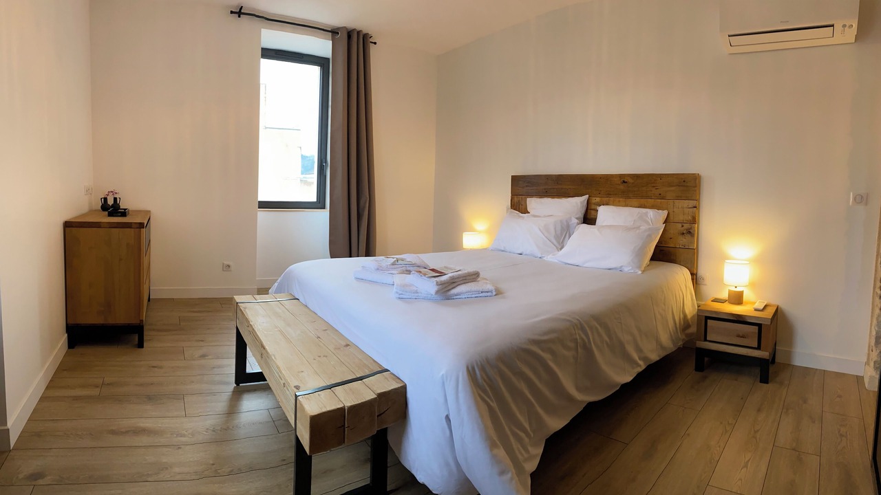 Photo of Bedroom in Cahors
