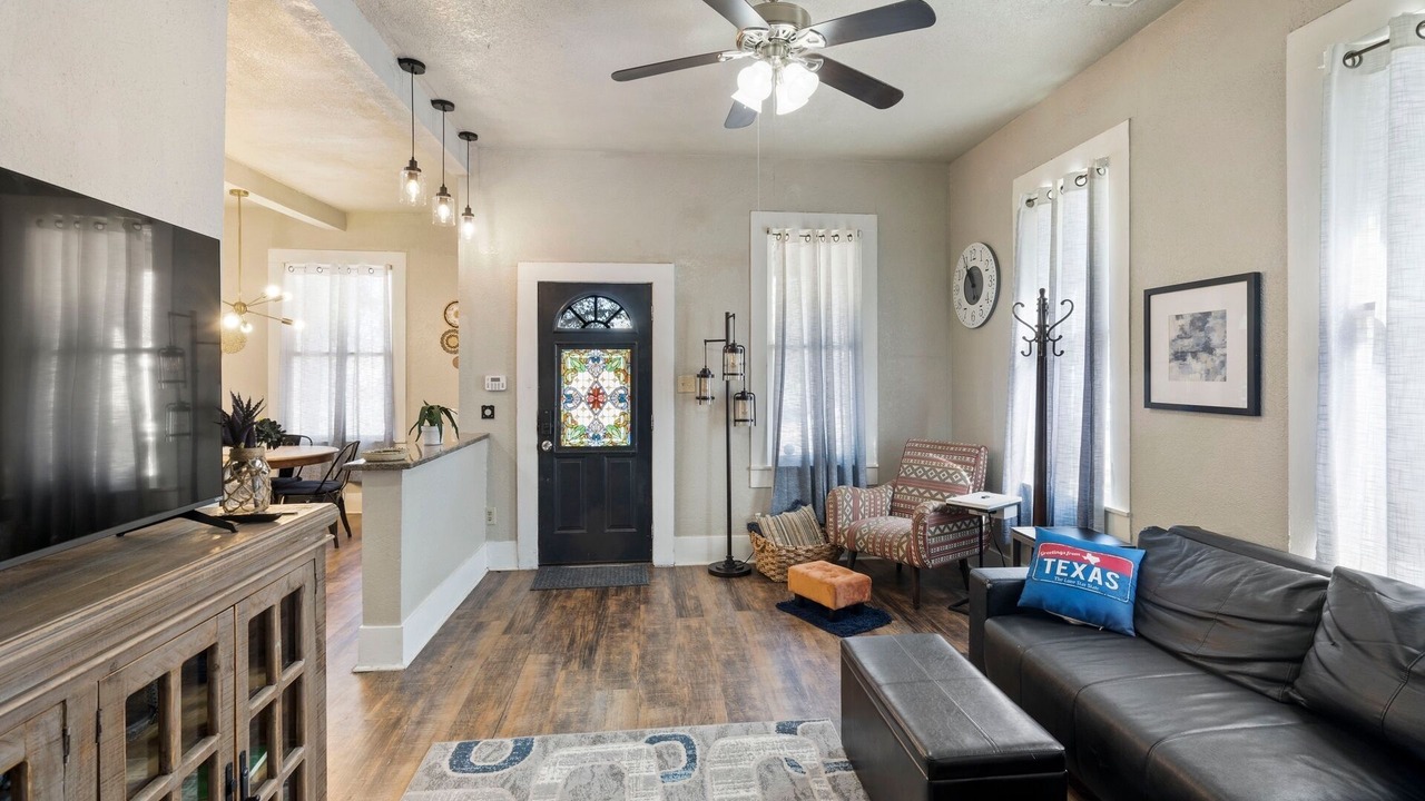 Photo of Livingroom in Highland Park