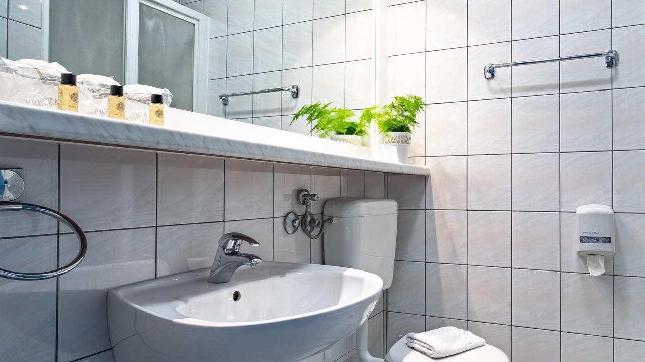Photo of Bathroom in Cove Rogacic