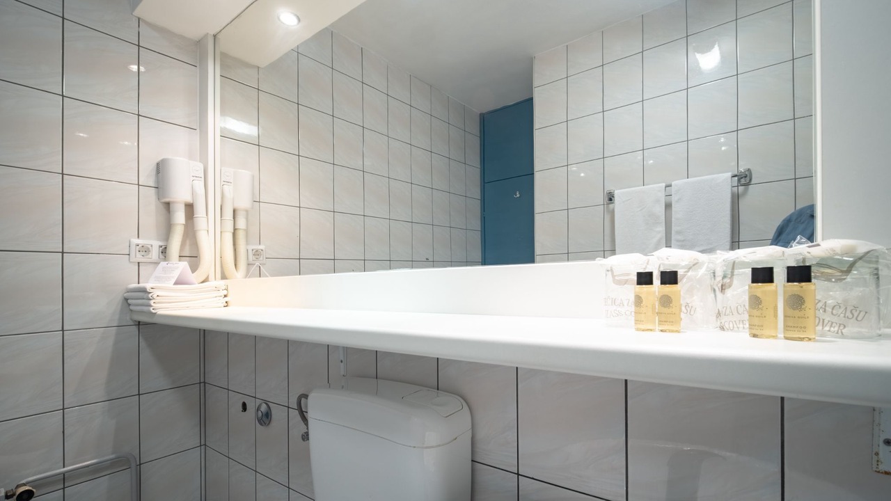 Photo of Bathroom in Cove Rogacic