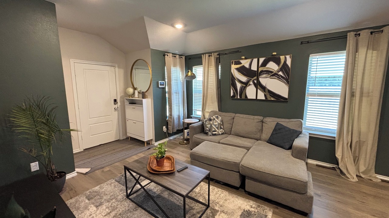 Photo of Livingroom in Forney