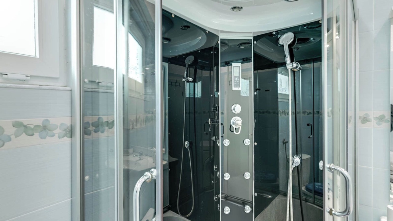 Photo of Bathroom in Bakar