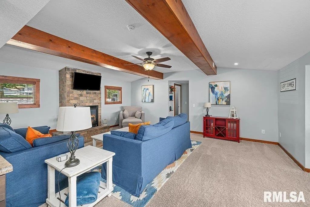 Photo of Livingroom in Scott County