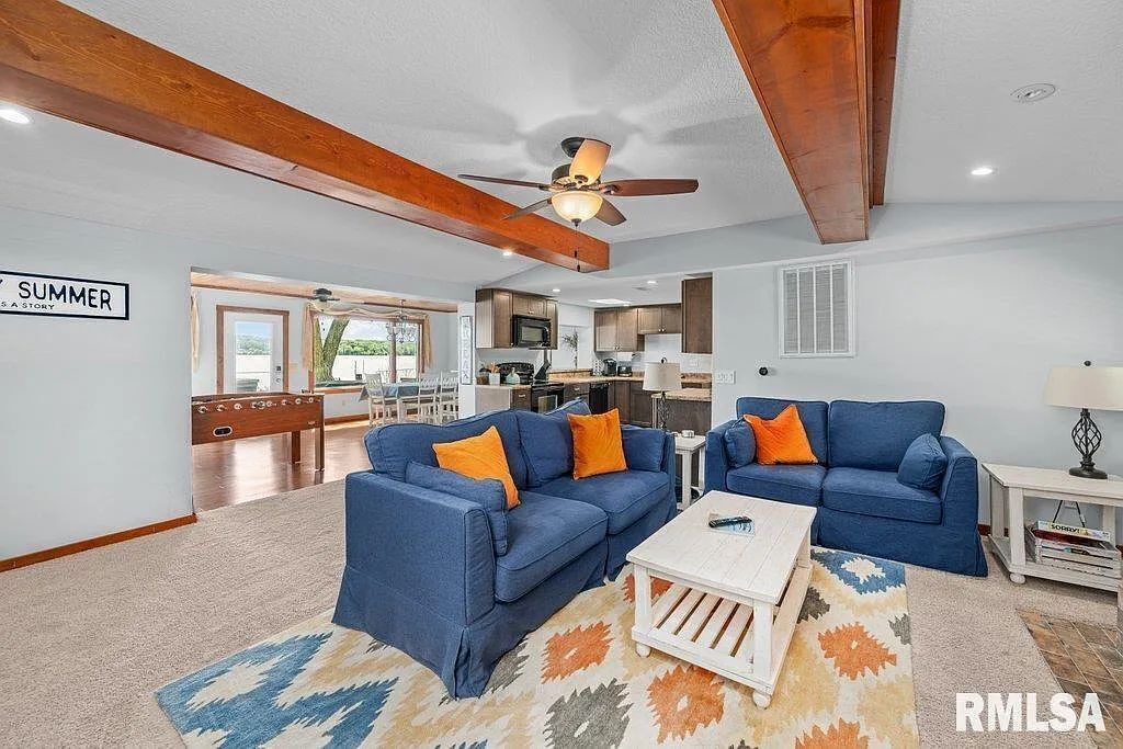 Photo of Livingroom in Scott County