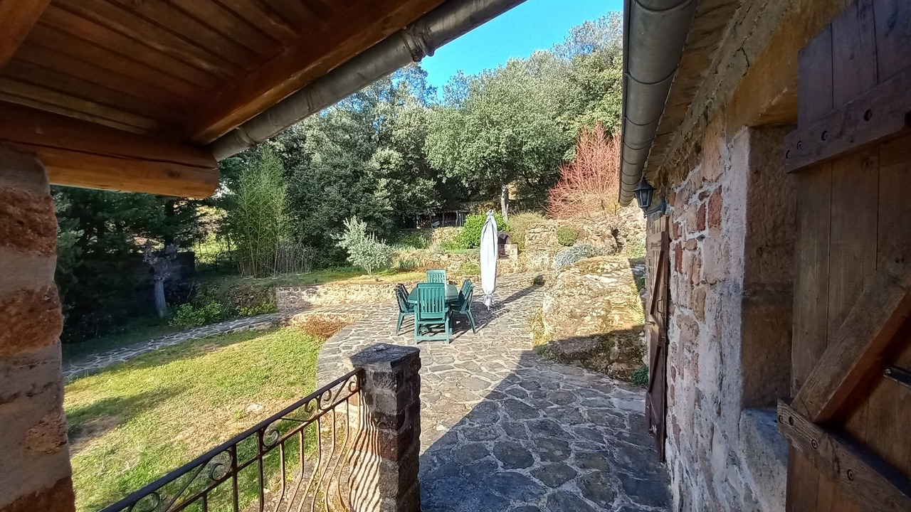 Photo of Patio Balcony in Saint-Pierre-Saint-Jean