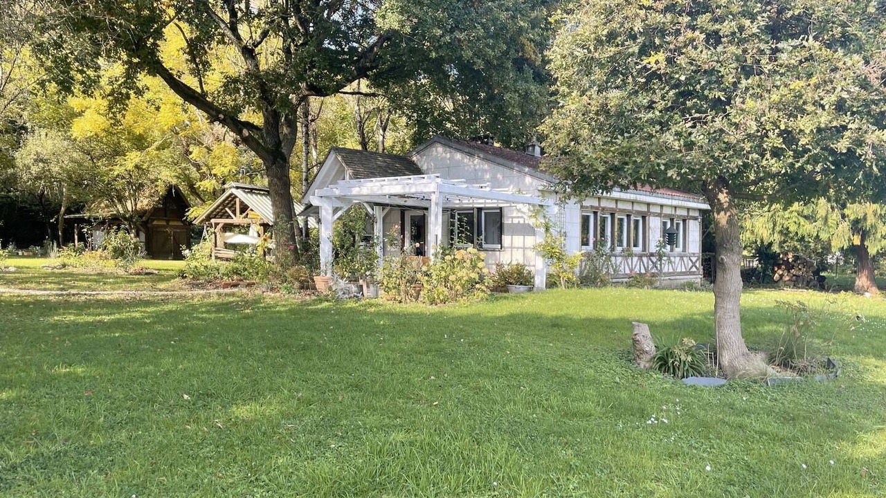 Photo of Outdoor in Bray-et-Lu