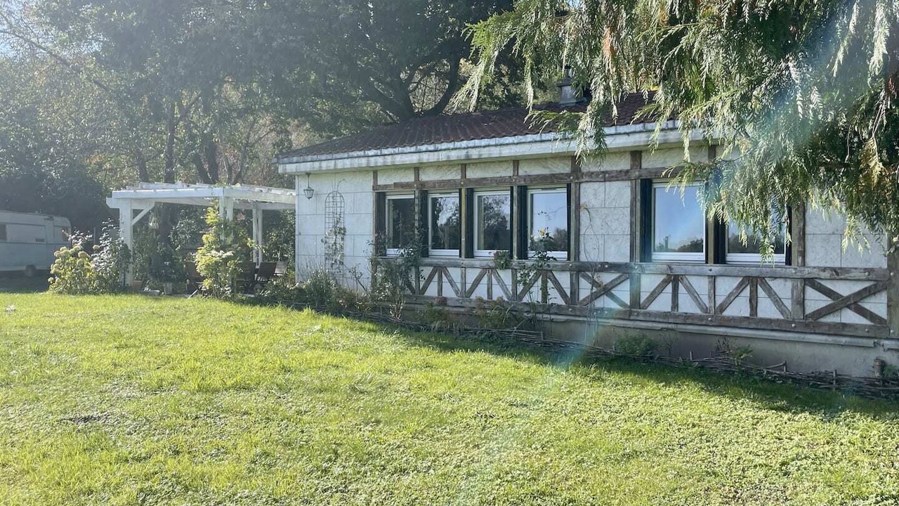 Photo of Outdoor in Bray-et-Lu