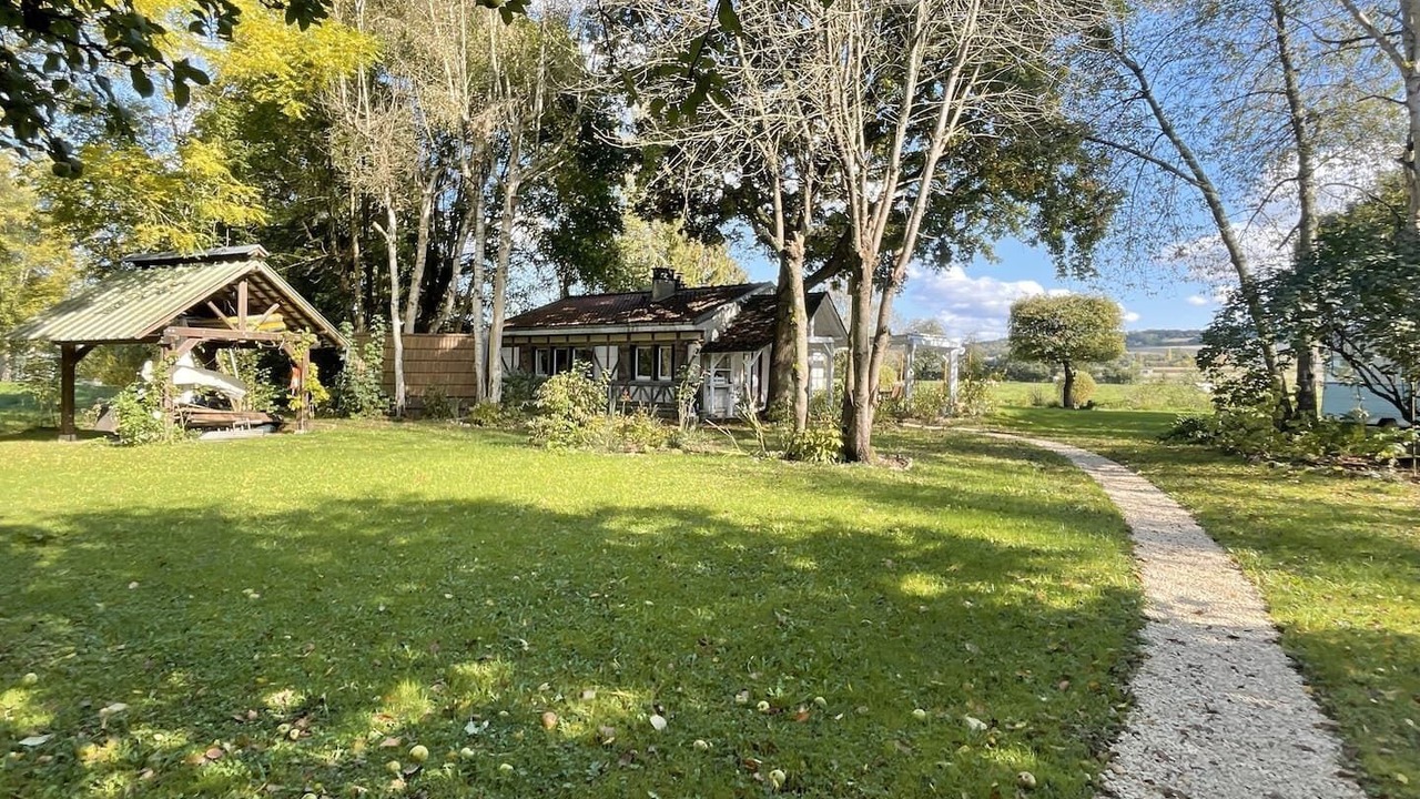 Photo of Outdoor in Bray-et-Lu