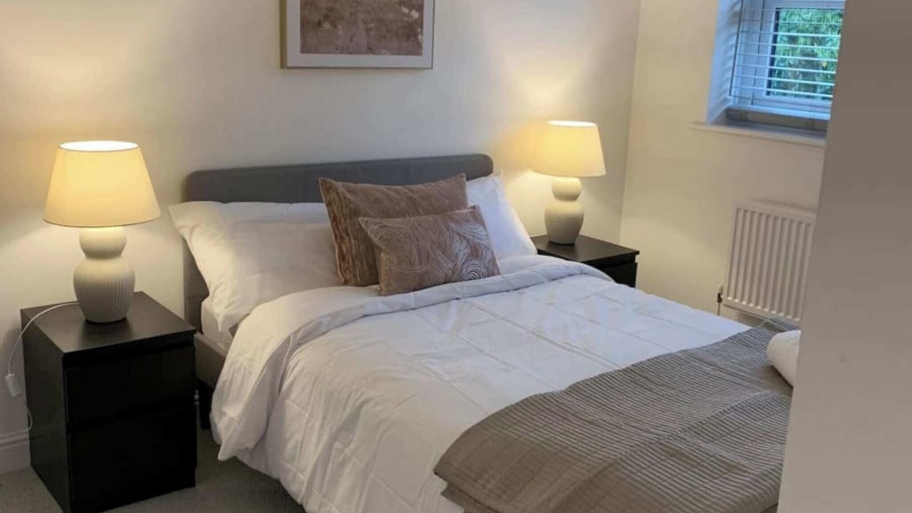 Photo of Others in Undy